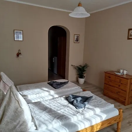 Zirovice 3*