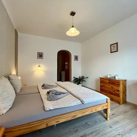 Zirovice 3*