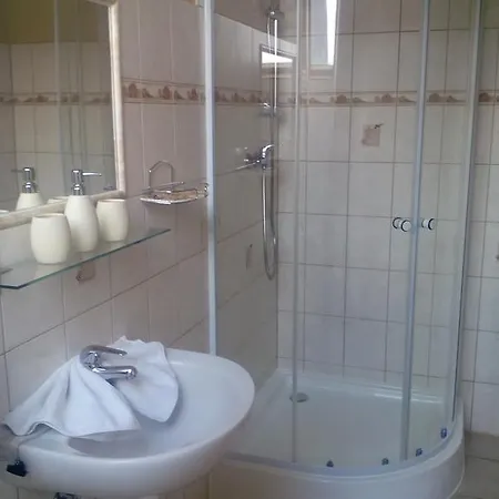 Konukevi Zirovice